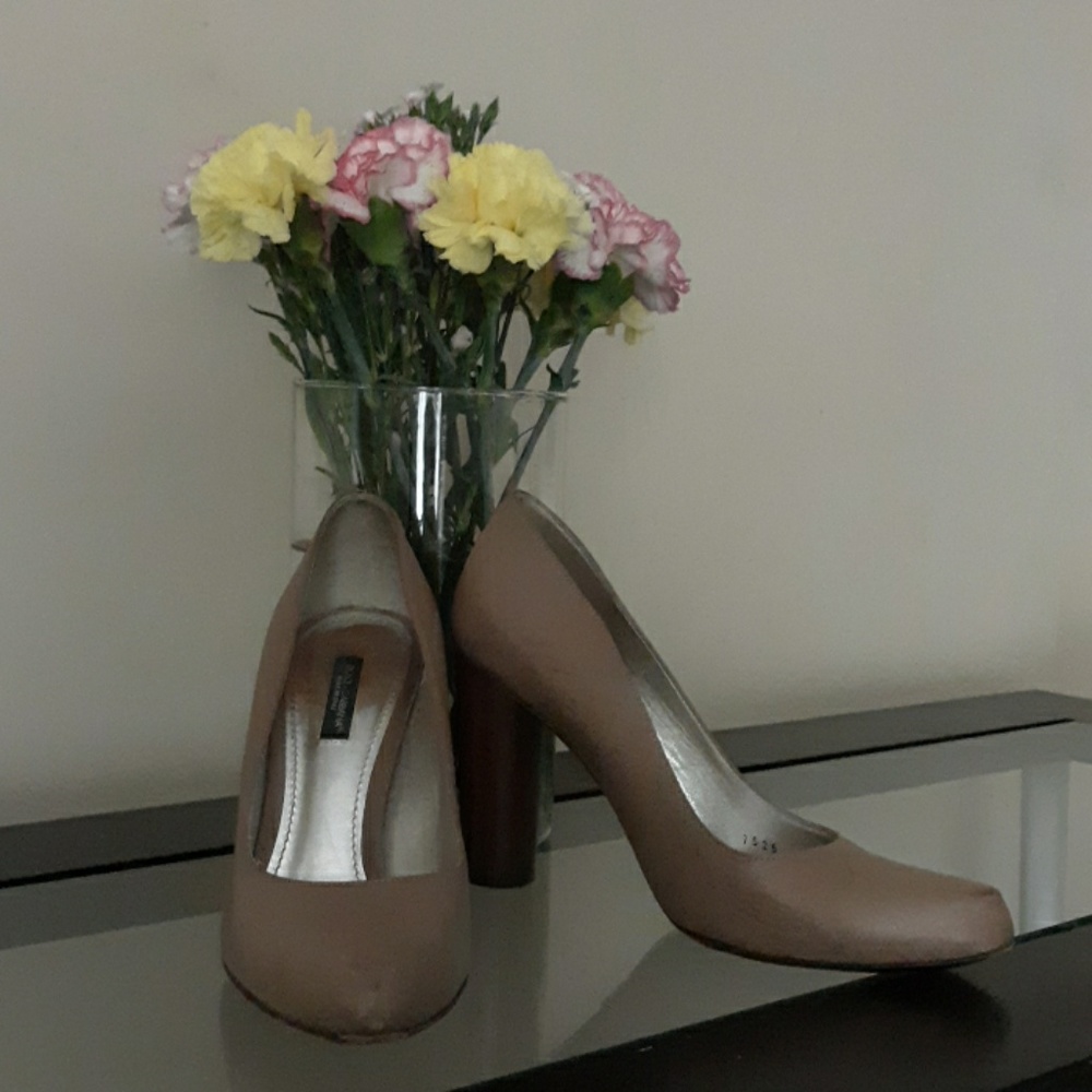 #71.Dolce & Gabbana heels. Size: 37 1/2.